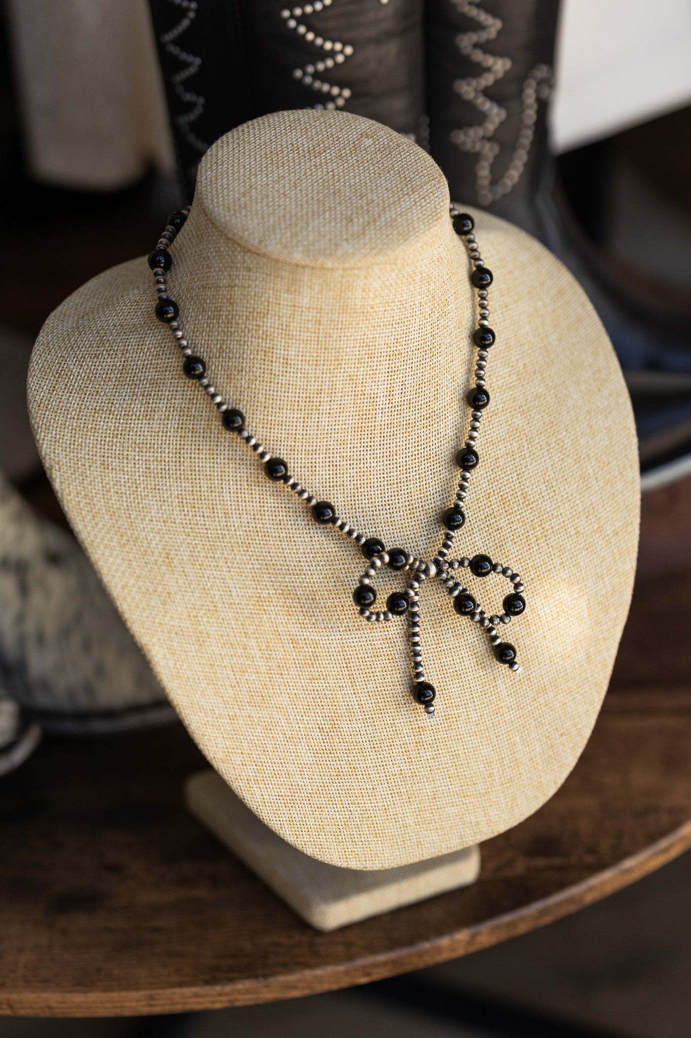 Black Onyx & Pearl Bow