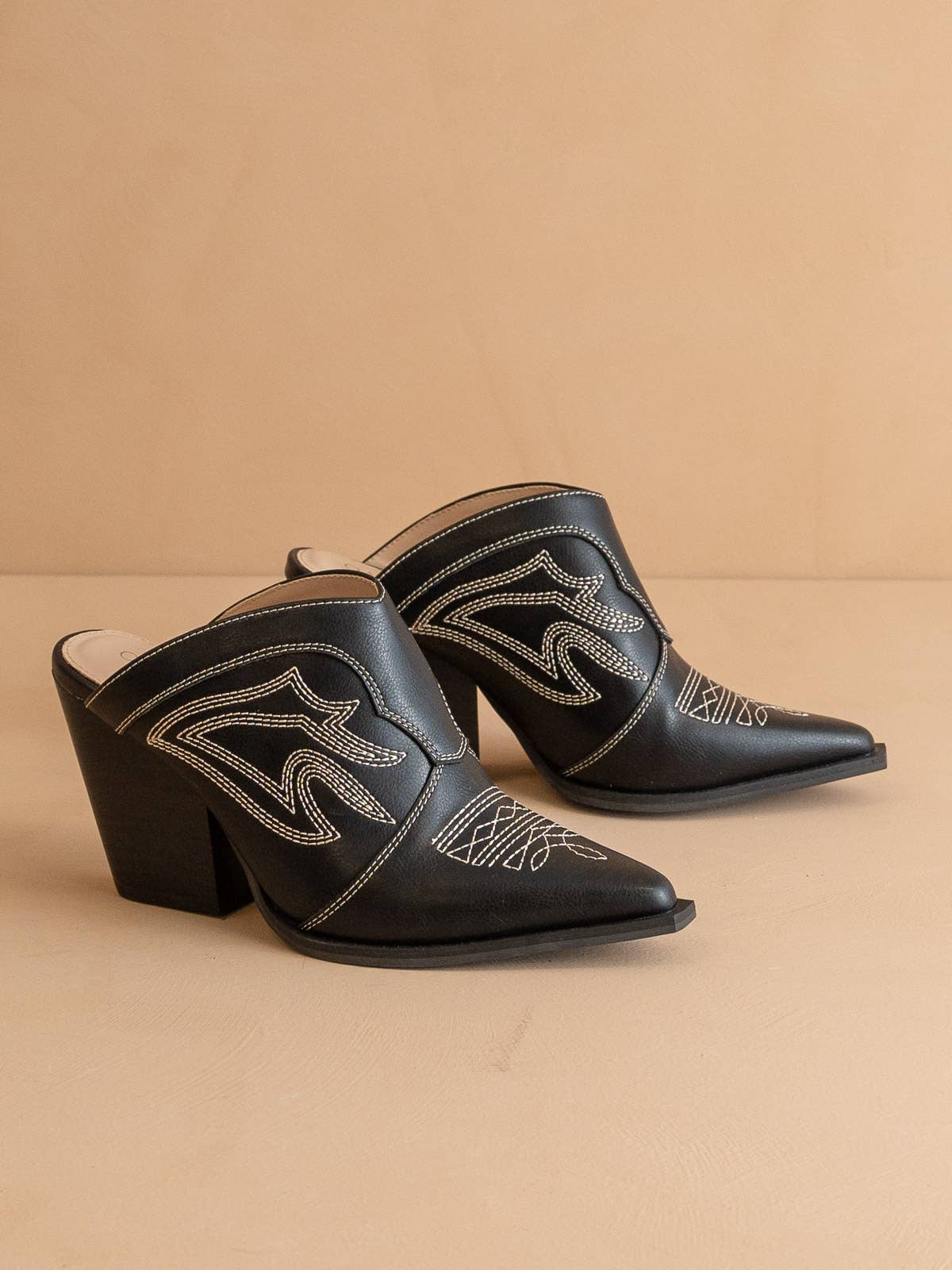 The Cynthia Black | Western Inspired Heeled Mule
