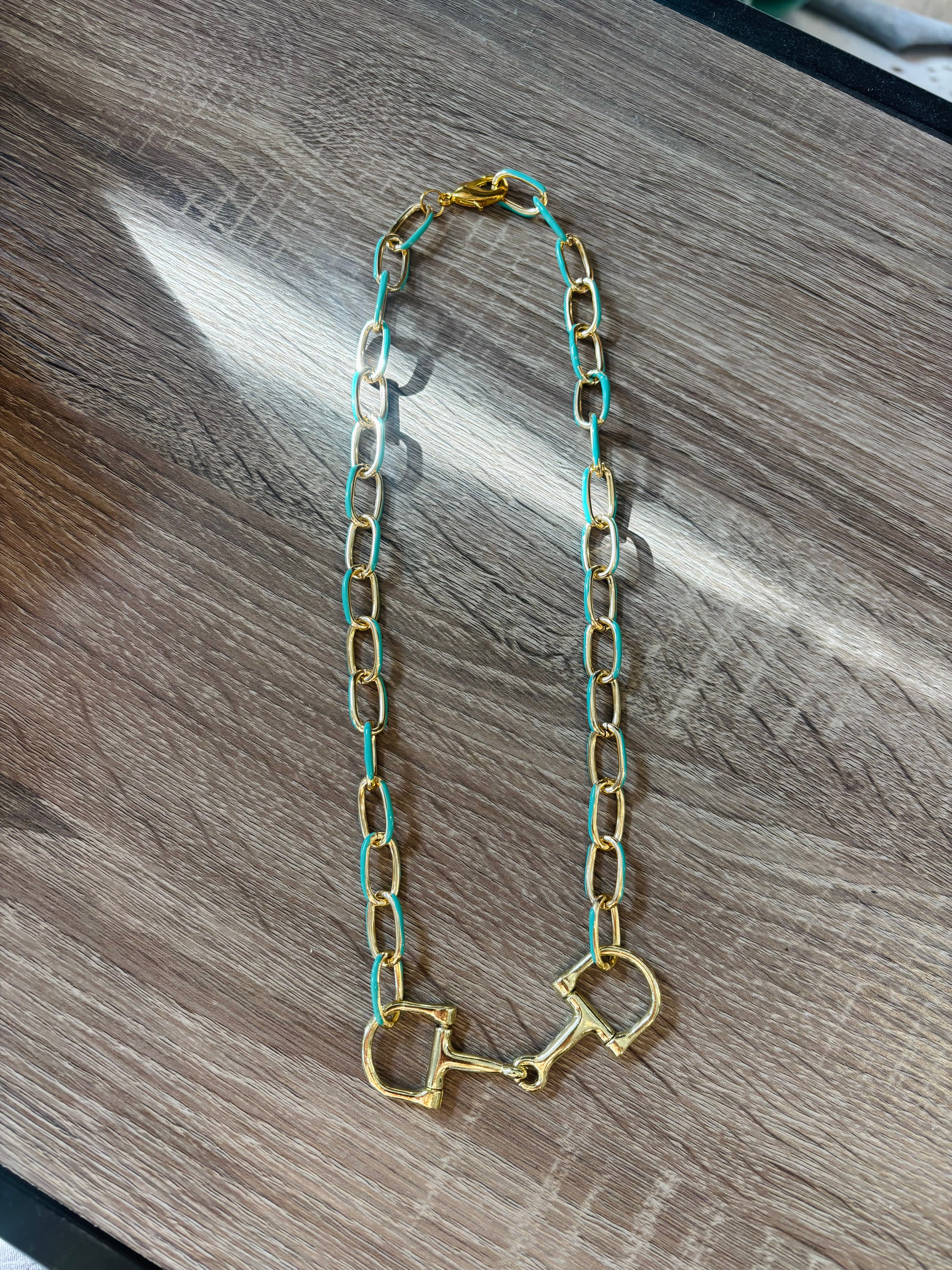 Turqoise and Gold Contrast Chained Horsebit Necklace