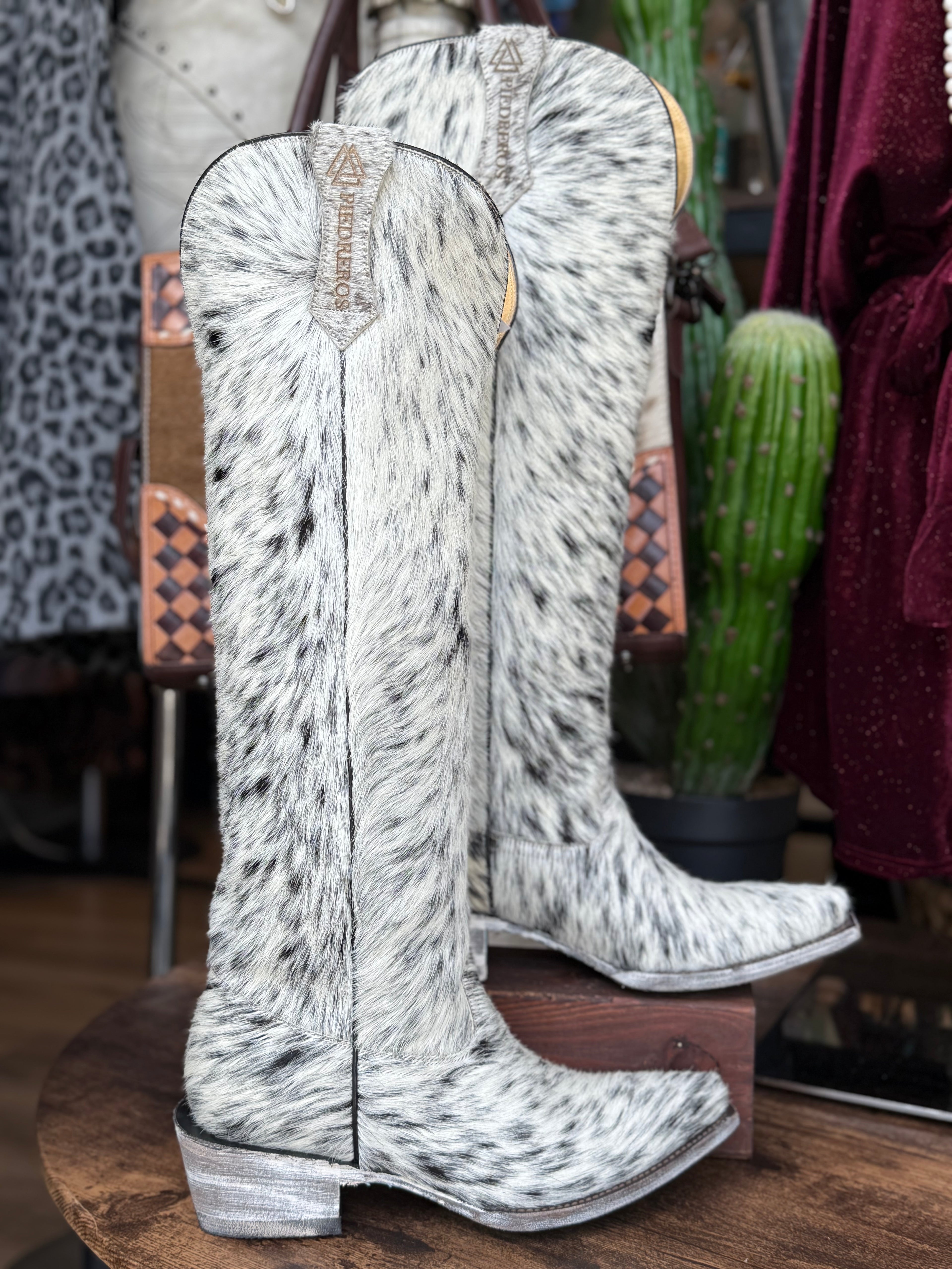 Silver Spur Cowhide Snip Toe Boot (9.5)